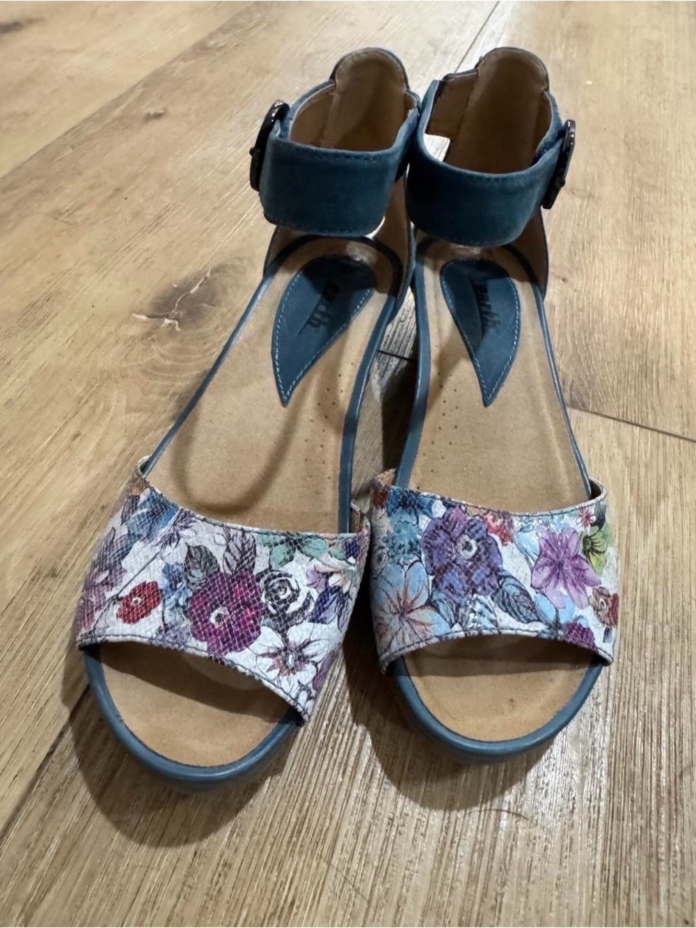 Earth Hera Blue suede Ankle-Strap floral Women’s boho comfort sandals 8.5B